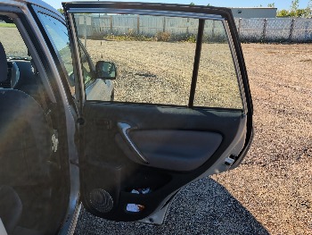 2005 toyota rav4 2wd with 173910 miles for sale near elk-river, minnesota 106547_30_pass_rear_door_panel.jpg