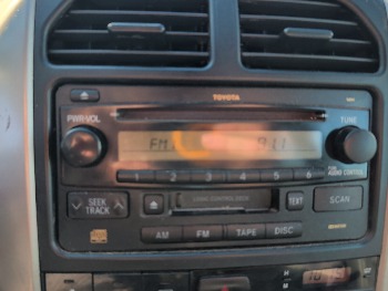2005 toyota rav4 2wd with 173910 miles for sale near elk-river, minnesota 106547_39_radio_closeup.jpg