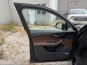 2017 audi q7 3.0-premium-plus-quattro with 111119 miles for sale near elk-river, minnesota 106548_23_driver_door_panel.jpg