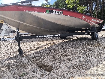 2011 bass-tracker 175txw for sale near elk-river, minnesota 106551_17_undercar_drv_side.jpg