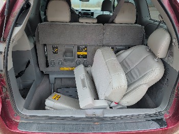 2011 toyota sienna limited-7-pass-v6 with 217246 miles for sale near elk-river, minnesota 106553_26_trunk.jpg