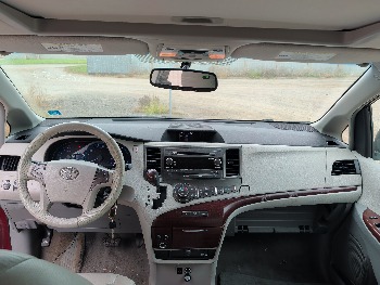2011 toyota sienna limited-7-pass-v6 with 217246 miles for sale near elk-river, minnesota 106553_34_whole_dash.jpg
