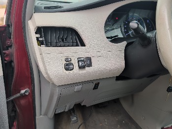 2011 toyota sienna limited-7-pass-v6 with 217246 miles for sale near elk-river, minnesota 106553_37_left_of_steering_wheel.jpg