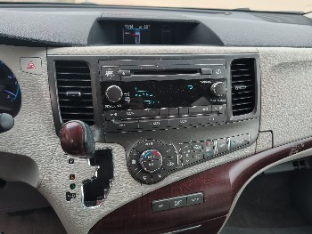 2011 toyota sienna limited-7-pass-v6 with 217246 miles for sale near elk-river, minnesota 106553_40_climate_control.jpg