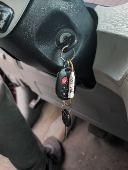 2011 toyota sienna limited-7-pass-v6 with 217246 miles for sale near elk-river, minnesota 106553_51_keys.jpg