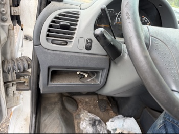 2006 dodge sprinter-wagon 2500-high-ceiling-140-in.-wb for sale near elk-river, minnesota 106555_37_left_of_steering_wheel.jpg