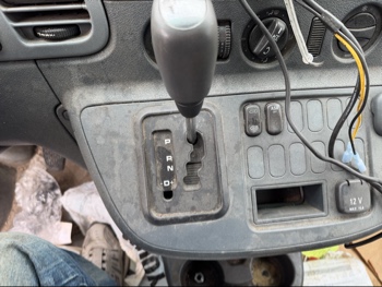 2006 dodge sprinter-wagon 2500-high-ceiling-140-in.-wb for sale near elk-river, minnesota 106555_41_shifter.jpg