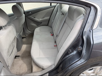 2010 nissan altima 2.5-s with 231356 miles for sale near elk-river, minnesota 106560_24_drv_rear_seat.jpg