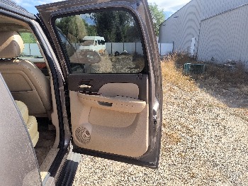 2013 chevrolet suburban ltz-1500-4wd with 215158 miles for sale near elk-river, minnesota 106563_30_pass_rear_door_panel.jpg