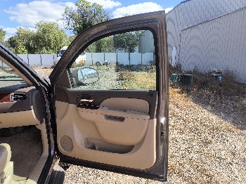 2013 chevrolet suburban ltz-1500-4wd with 215158 miles for sale near elk-river, minnesota 106563_32_passenger_door_panel.jpg