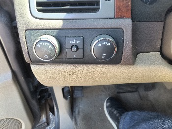 2013 chevrolet suburban ltz-1500-4wd with 215158 miles for sale near elk-river, minnesota 106563_38_4x4_switch.jpg