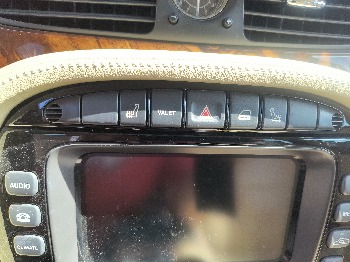 2005 jaguar xj-series xj8l with 123017 miles for sale near elk-river, minnesota 106564_42_heated_seat_switches.jpg