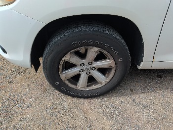 2008 toyota highlander base-4wd with 296754 miles for sale near elk-river, minnesota 106570_12_drv_front_wheel.jpg