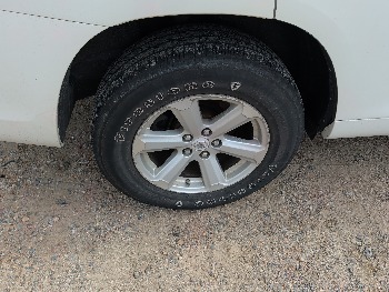 2008 toyota highlander base-4wd with 296754 miles for sale near elk-river, minnesota 106570_14_rear_pass_wheel.jpg