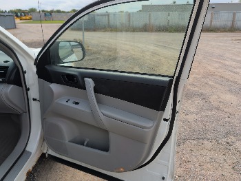 2008 toyota highlander base-4wd with 296754 miles for sale near elk-river, minnesota 106570_32_passenger_door_panel.jpg