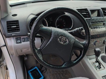 2008 toyota highlander base-4wd with 296754 miles for sale near elk-river, minnesota 106570_36_steering_wheel.jpg