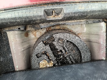 2006 honda civic lx-sedan-at with 229409 miles for sale near Elk River, Minnesota 106574_27_spare_tire.jpg