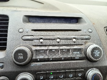 2006 honda civic lx-sedan-at with 229409 miles for sale near Elk River, Minnesota 106574_39_radio_closeup.jpg