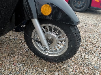 2025 zhng-lucky moped with 724 miles for sale near Elk River, Minnesota 106575_12_drv_front_wheel.jpg