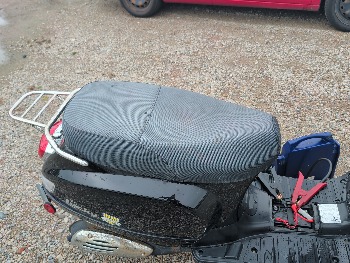 2025 zhng-lucky moped with 724 miles for sale near Elk River, Minnesota 106575_24_drv_rear_seat.jpg