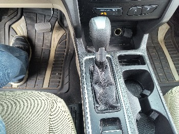 2017 ford escape se-4wd with 175150 miles for sale near Elk River, Minnesota 106576_41_shifter.jpg