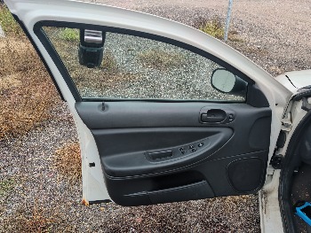 2005 dodge stratus with 83806 miles for sale near Elk River, Minnesota 106577_23_driver_door_panel.jpg