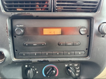 2004 ford ranger xlt-long-bed-2wd with 248447 miles for sale near Elk River, Minnesota 106582_39_radio_closeup.jpg