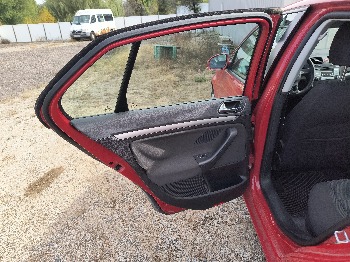 2010 volkswagen jetta s-pzev with 147137 miles for sale near Elk River, Minnesota 106585_25_drv_rear_door_panel.jpg