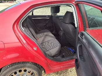 2010 volkswagen jetta s-pzev with 147137 miles for sale near Elk River, Minnesota 106585_28_pass_rear_seat.jpg