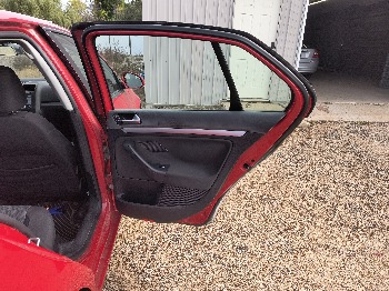 2010 volkswagen jetta s-pzev with 147137 miles for sale near Elk River, Minnesota 106585_30_pass_rear_door_panel.jpg