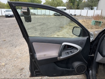 2007 toyota rav4 base-i4-2wd with 291949 miles for sale near Elk River, Minnesota 106586_23_driver_door_panel.jpg
