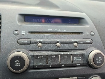 2006 honda civic-hybrid cvt with 234744 miles for sale near Elk River, Minnesota 106587_39_radio_closeup.jpg
