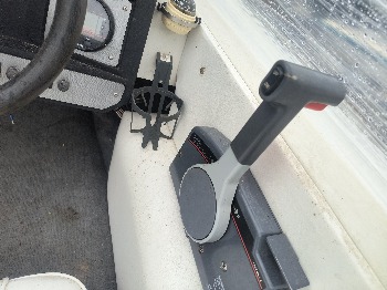 1989 mirrocraft sierra for sale near Elk River, Minnesota 106588_41_shifter.jpg