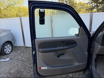 2003 chevrolet tahoe 4wd with 168168 miles for sale near Elk River, Minnesota 106589_23_driver_door_panel.jpg