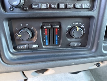 2003 chevrolet tahoe 4wd with 168168 miles for sale near Elk River, Minnesota 106589_40_climate_control.jpg