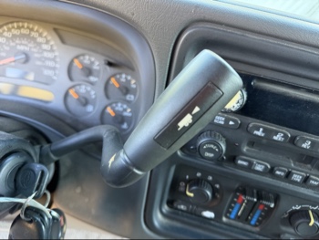 2003 chevrolet tahoe 4wd with 168168 miles for sale near Elk River, Minnesota 106589_41_shifter.jpg