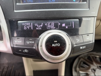 2014 toyota prius-v three with 202610 miles for sale near Elk River, Minnesota 106593_40_climate_control.jpg