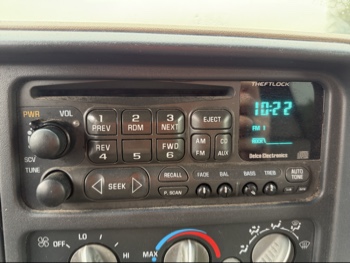1997 chevrolet c-k-1500 ext.-cab-6.5-ft.-bed-4wd with 162301 miles for sale near Elk River, Minnesota 106604_39_radio_closeup.jpg