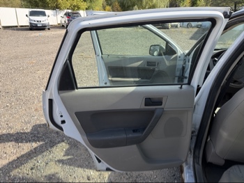 2008 ford focus ses-sedan with 288350 miles for sale near Elk River, Minnesota 106610_25_drv_rear_door_panel.jpg