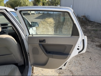 2008 ford focus ses-sedan with 288350 miles for sale near Elk River, Minnesota 106610_30_pass_rear_door_panel.jpg