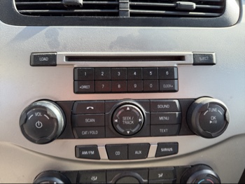 2008 ford focus ses-sedan with 288350 miles for sale near Elk River, Minnesota 106610_39_radio_closeup.jpg