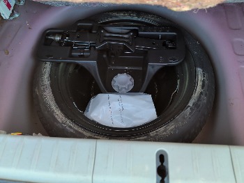 2009 toyota prius 4-door-liftback with 182239 miles for sale near Elk River, Minnesota 106613_27_spare_tire.jpg