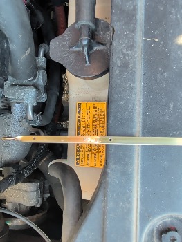 2009 toyota prius 4-door-liftback with 182239 miles for sale near Elk River, Minnesota 106613_50_oil_dipstick.jpg
