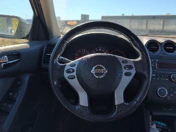 2008 nissan altima 2.5-s with 182605 miles for sale near Elk River, Minnesota 106614_33_dash_from_driver.jpg
