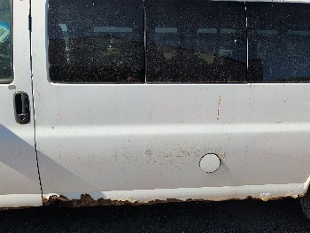2008 chevrolet express ls-3500-extended with 167680 miles for sale near Elk River, Minnesota 106615_25_drv_rear_door_panel.jpg