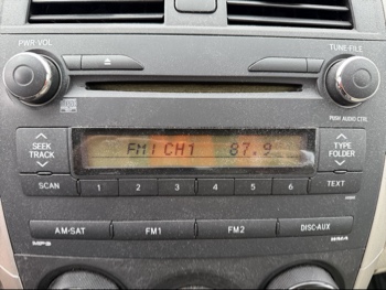 2010 toyota corolla le-4-speed-at with 170238 miles for sale near Elk River, Minnesota 106616_39_radio_closeup.jpg