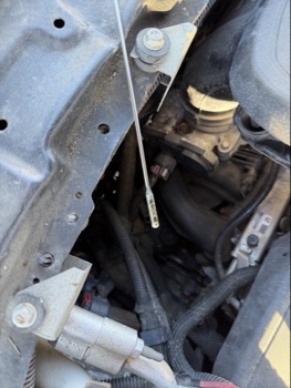 2009 saturn vue-green-line-hybrid fwd with 81619 miles for sale near Elk River, Minnesota 106620_50_oil_dipstick.jpg