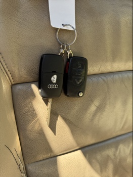 2003 audi a6 3.0-with-tiptronic with 127913 miles for sale near Elk River, Minnesota 106625_51_keys.jpg