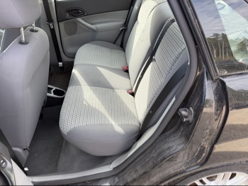 2006 ford focus zx4-s with 155179 miles for sale near Elk River, Minnesota 106630_24_drv_rear_seat.jpg