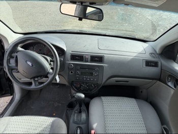 2006 ford focus zx4-s with 155179 miles for sale near Elk River, Minnesota 106630_34_whole_dash.jpg